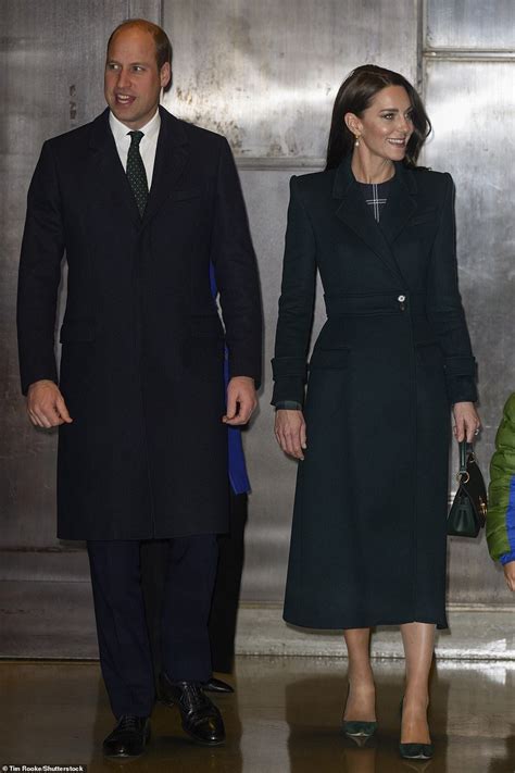 kate middleton burberry suit